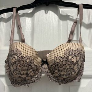 Victoria’s Secret pink and gray dream angels lined demi bra, size 34D.